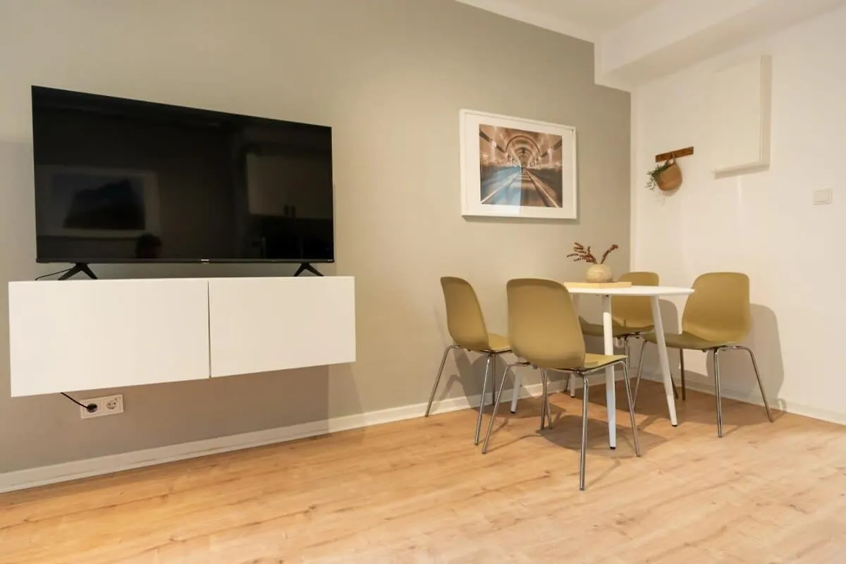 Hamburg City Apartment For 4